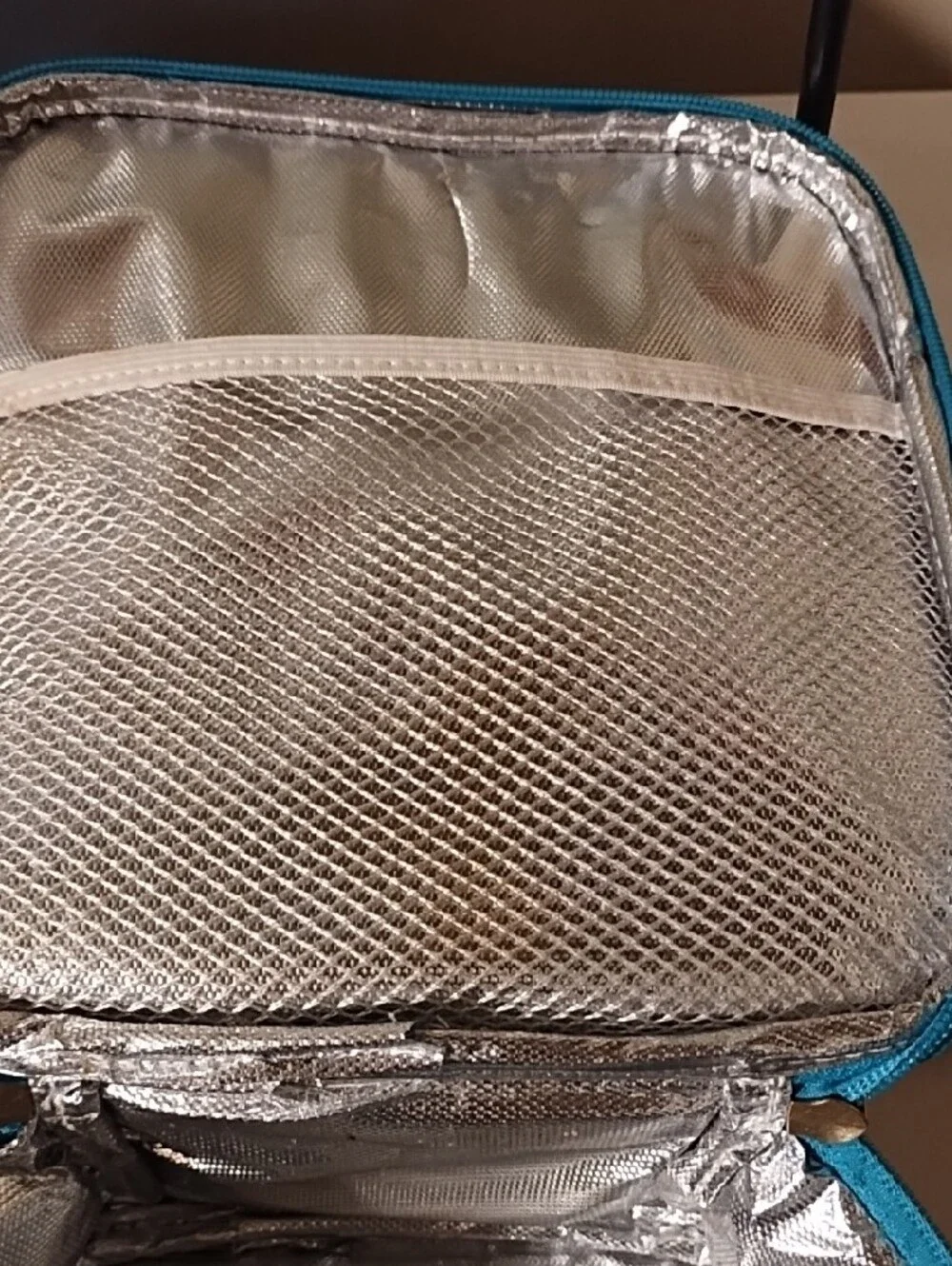 Spartina 449 Teal and Navy Sunflower Crossbody EUC Insulated.